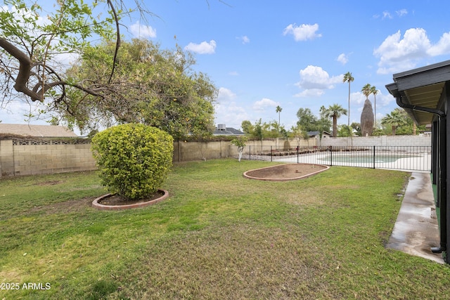 view of yard featuring a fenced backyard