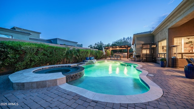 7130 E Saddleback St Unit 58, Mesa, AZ 85207 - view of pool featuring a pergola, a pool with connected hot tub, and a patio