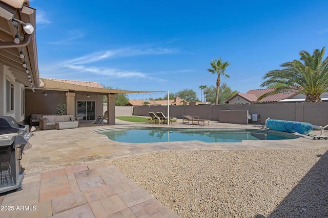 1231 E Sunburst Ln, Tempe, AZ 85284 - view of pool with outdoor lounge area, a patio, and a fenced backyard