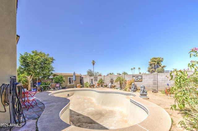 4112 E Maldonado Dr, Phoenix, AZ 85042 - view of pool featuring a patio and a fenced backyard