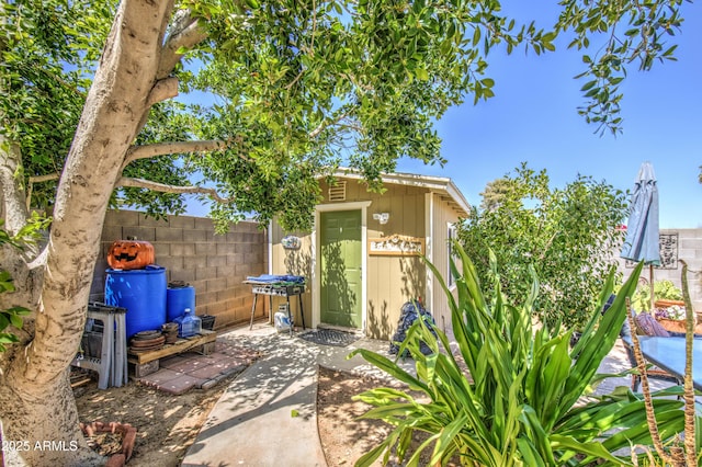 4112 E Maldonado Dr, Phoenix, AZ 85042 - view of outdoor structure with an outdoor structure and fence