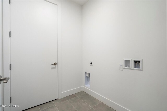 19355 N 73rd Way Unit A4004, Scottsdale, AZ 85255 - laundry room featuring hookup for an electric dryer, laundry area, baseboards, hookup for a washing machine, and light tile patterned flooring