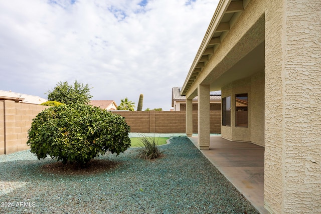 view of yard with a patio area