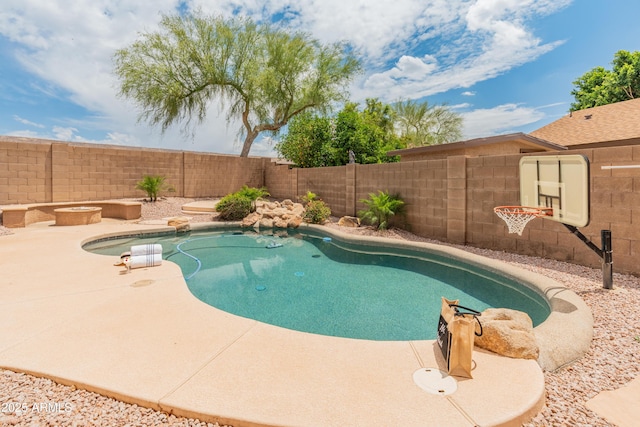 20809 N 1st Ave, Phoenix, AZ 85027 - view of pool featuring a fenced backyard and a patio