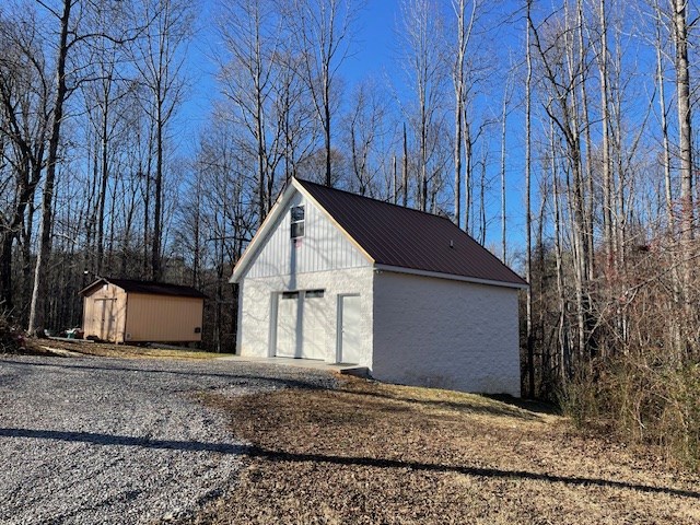 view of detached garage