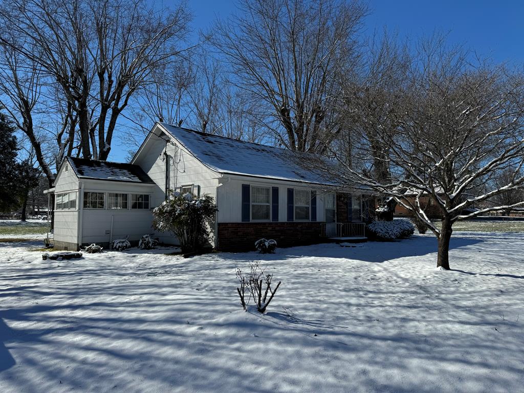 view of front of house