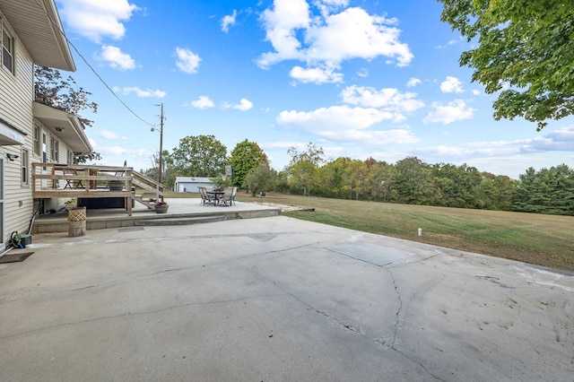 view of street with driveway