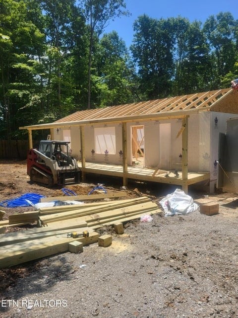 470 Trimmer Ln, Jamestown, TN 38556 - view of front of house featuring a metal roof and a standing seam roof