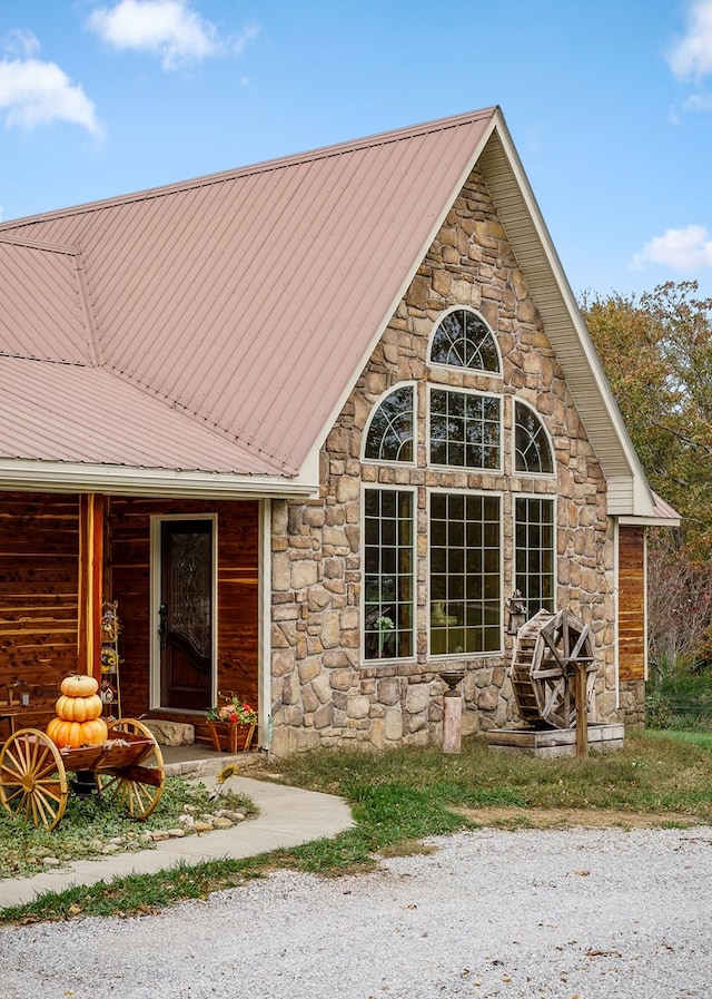 view of front of property with metal roof