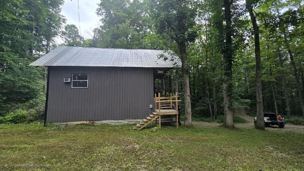 208 Roughshod Ln, Hilham, TN 38568