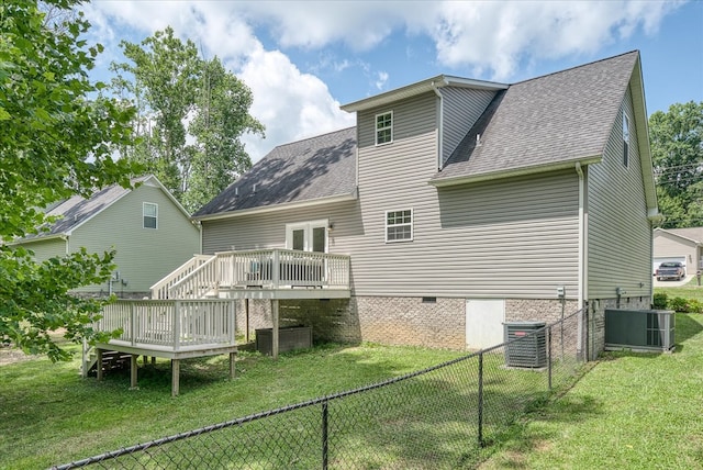 139 Rachelle Pl, Baxter, TN 38544 - rear view of property featuring a deck, a shingled roof, a fenced backyard, and crawl space
