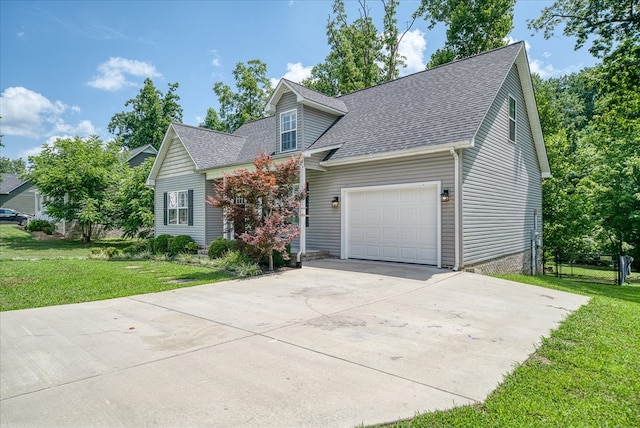 139 Rachelle Pl, Baxter, TN 38544 - view of front of house with roof with shingles, an attached garage, and driveway