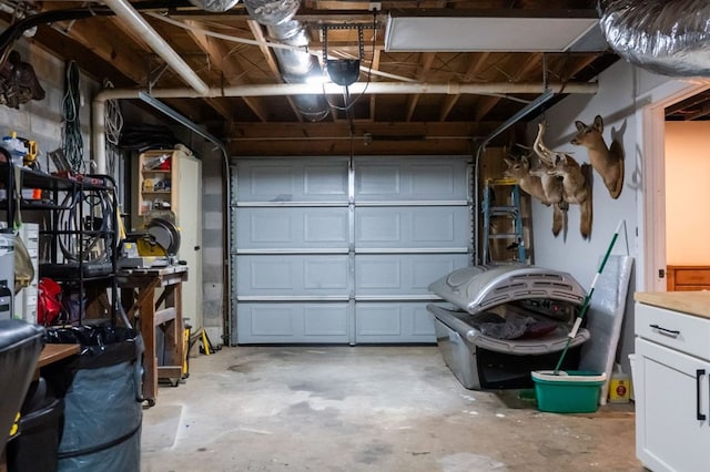 5414 Doubleview Cir, Baxter, TN 38544 - view of garage