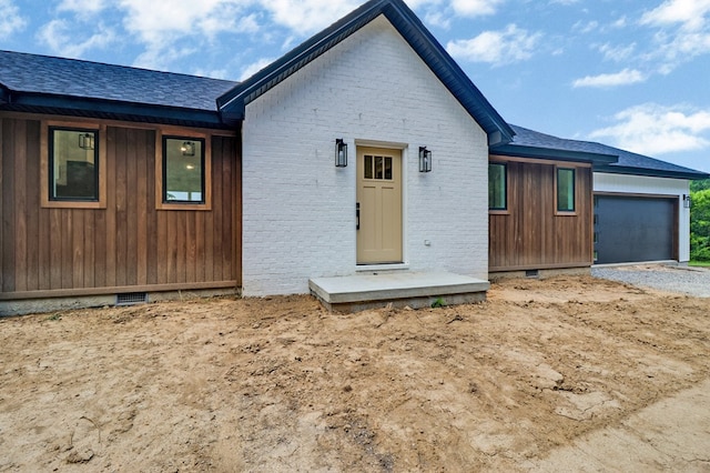 819 Hack Beaty Rd, Grimsley, TN 38565 - view of front of home featuring crawl space and an attached garage