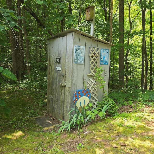 190 Roughshod Ln, Hilham, TN 38568 - view of shed