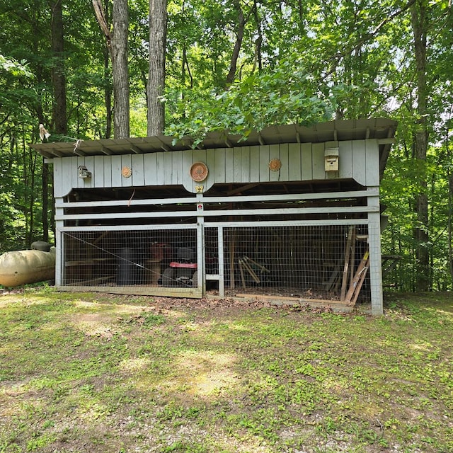 190 Roughshod Ln, Hilham, TN 38568 - view of poultry coop