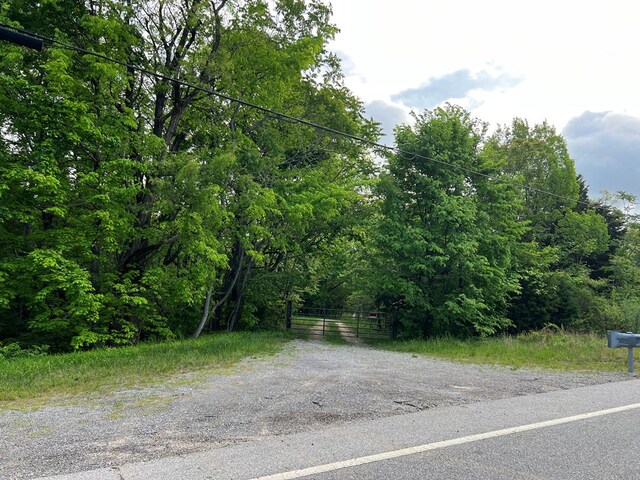 9550 Rocky Point Rd, Cookeville, TN 38506