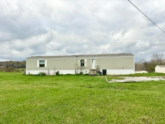00 Loyalty Ln, Sparta, TN 38583 - back of property featuring entry steps and a yard