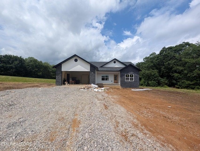 249 Old Grimsley Ct, Grimsley, TN 38565 - view of front facade featuring a garage