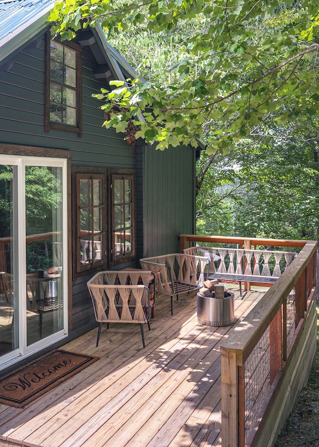122 Abby Ln, Byrdstown, TN 38549 - deck with an outdoor living space