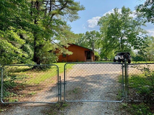 151 Dykes Ln, Crossville, TN 38571 - view of gate