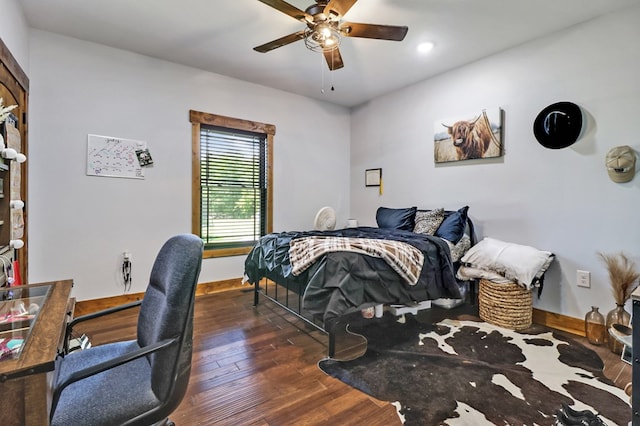 2810 Stockton Rd, Jamestown, TN 38556 - bedroom with wood finished floors, ceiling fan, and a desk