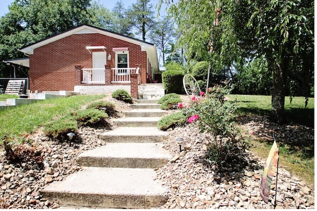 view of front facade with brick siding