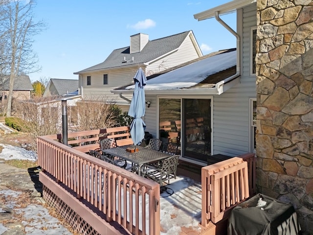 deck featuring outdoor dining space