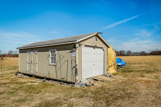 view of outdoor structure featuring an outdoor structure