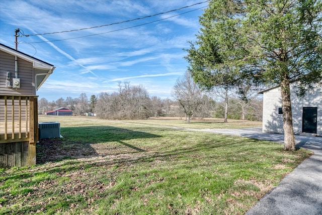 view of yard featuring cooling unit