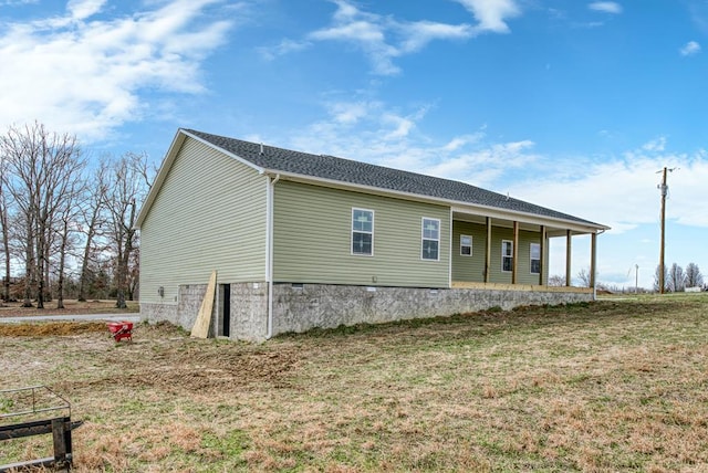 exterior space featuring a lawn