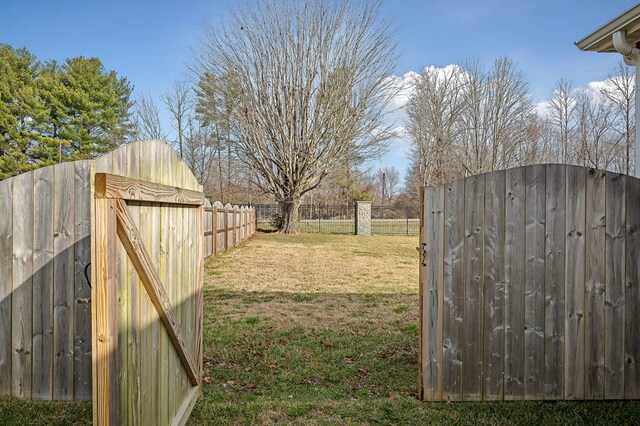 view of yard featuring fence