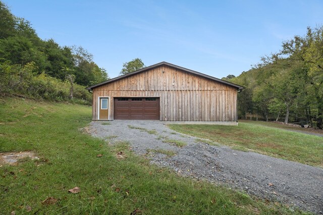 view of detached garage