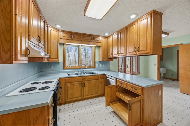 kitchen featuring light floors, a peninsula, a sink, under cabinet range hood, and range with electric stovetop