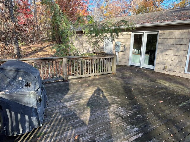 deck with grilling area