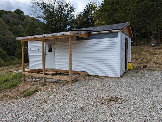 view of outbuilding with an outbuilding