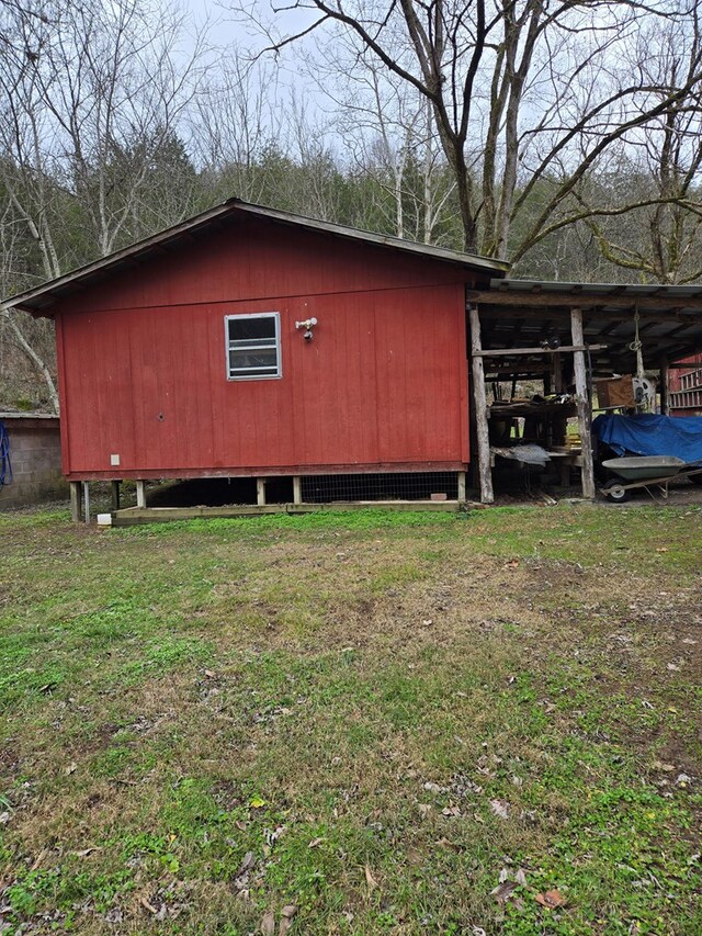 view of outdoor structure