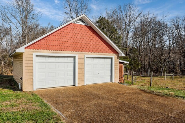 view of detached garage