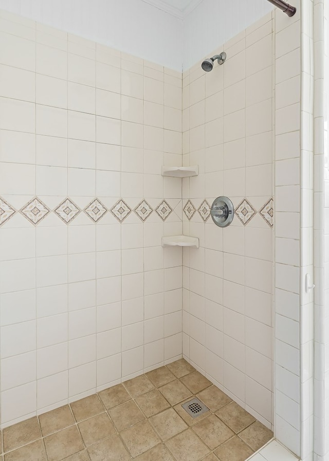 full bath featuring tiled shower