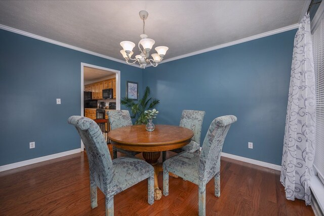 dining area with crown molding, an inviting chandelier, dark wood-type flooring, a textured ceiling, and baseboards