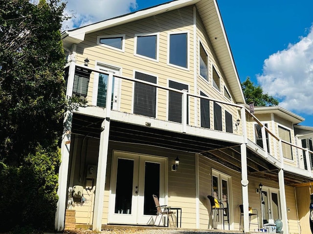 view of front of property featuring french doors