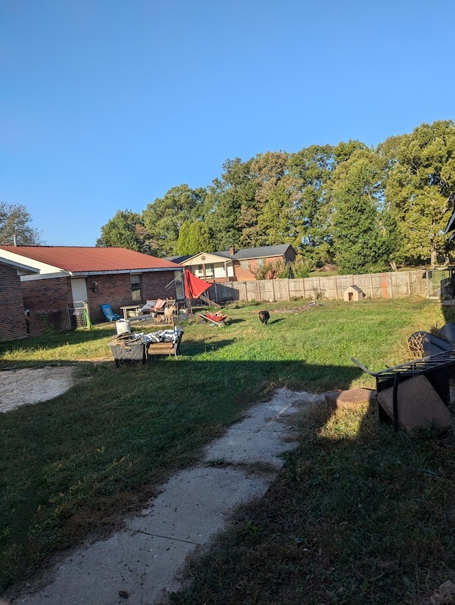 view of yard featuring fence