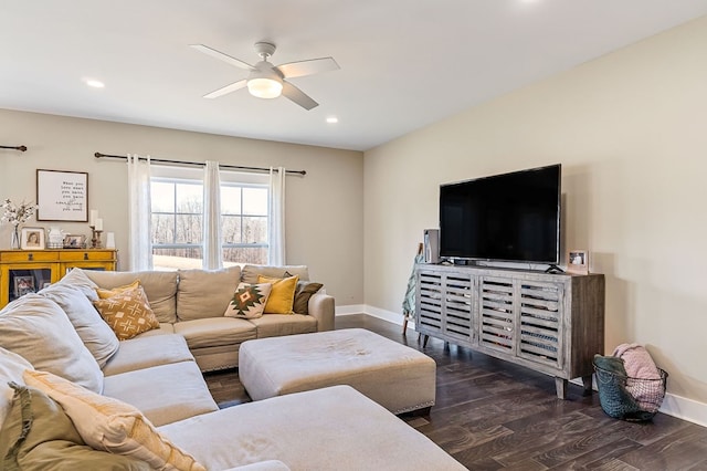 living room featuring wood finished floors, recessed lighting, a ceiling fan, and baseboards