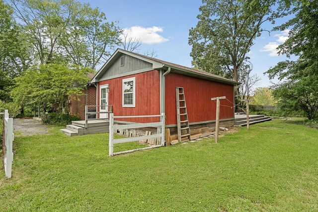 view of outbuilding