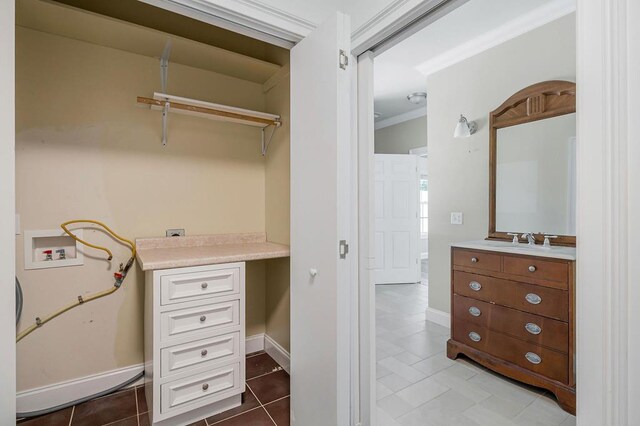 closet with a sink