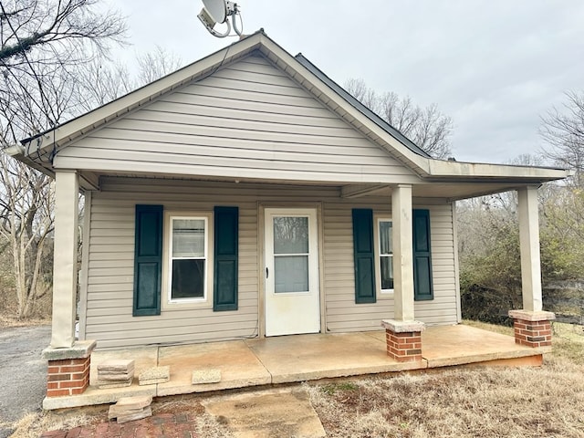 view of front of home featuring a porch