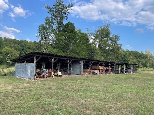 view of outbuilding featuring an outdoor structure