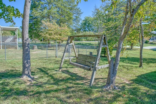 view of yard featuring fence