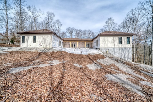 view of front of property featuring stucco siding