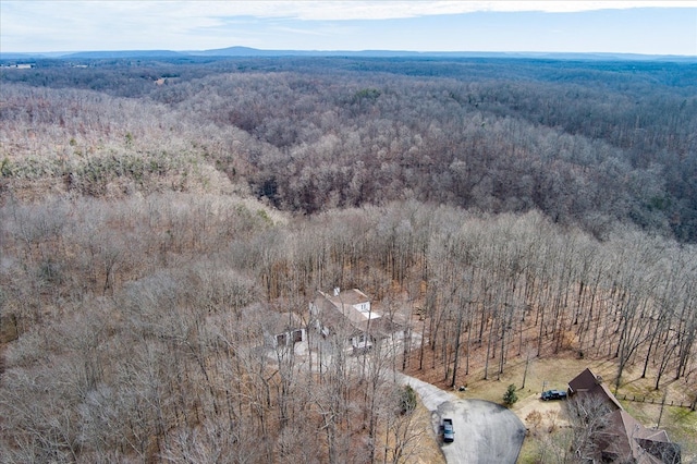 bird's eye view with a view of trees